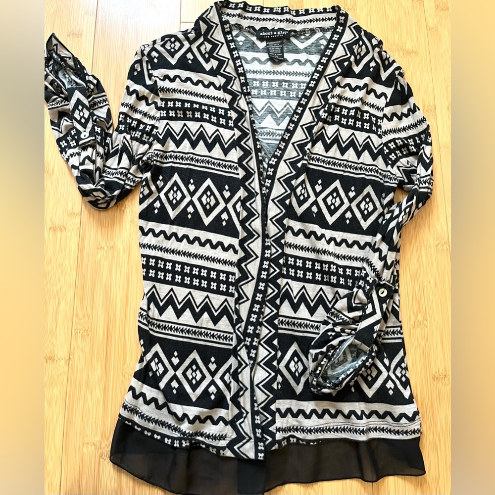 About a girl Los Angeles lightweight summer cardigan XS
